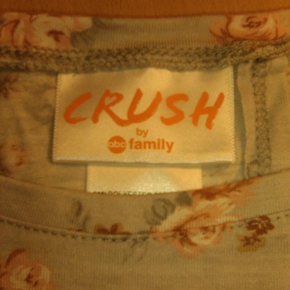 CRUSH by abc family Crossover Split Back Top - Picture 5 of 14